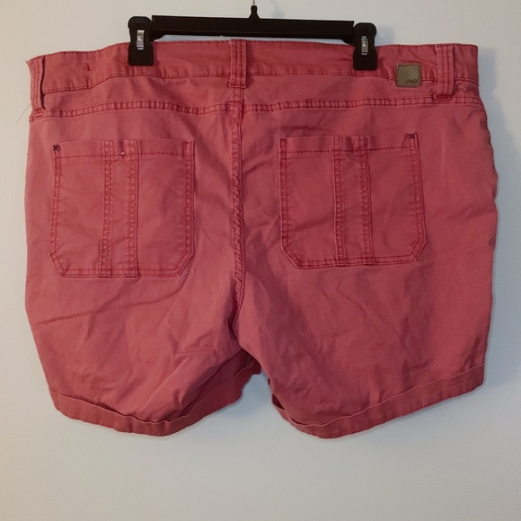 🔴 Beautiful Coral Mid-length Utility Shorts - Picture 6 of 7